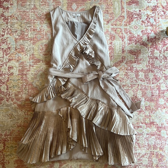 GAP Dresses & Skirts - GAP Pleated Dress
